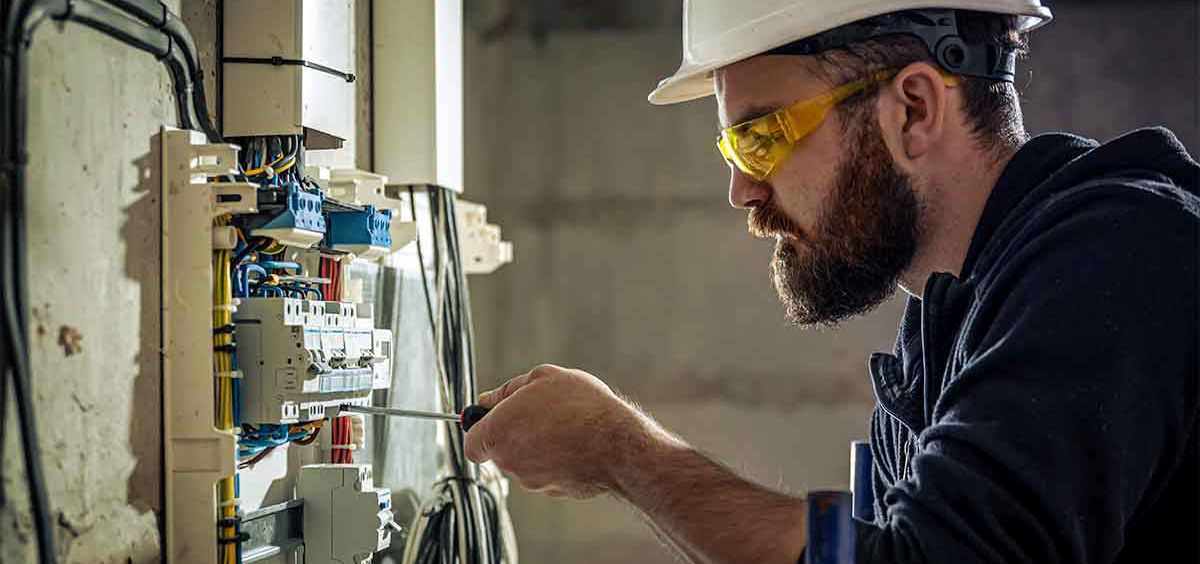 Tips for Working Safely Near Electricity